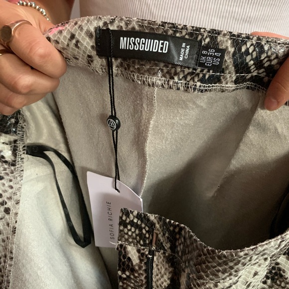 missguided snake print set size2 top size 4 bottom - Picture 5 of 5